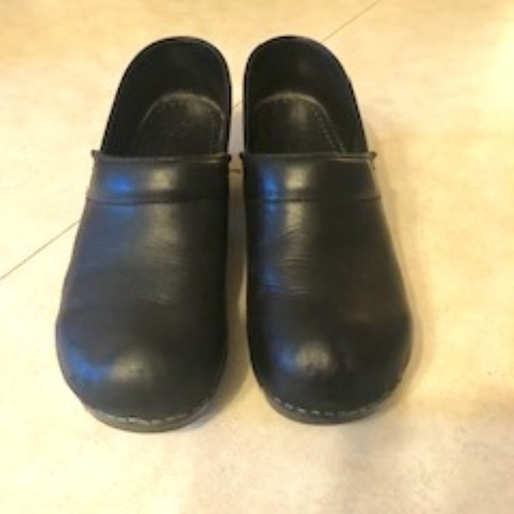 Womens Black Sanita Size 40
